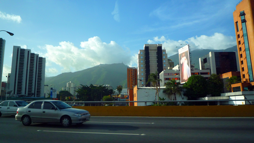 Entering Caracas 011